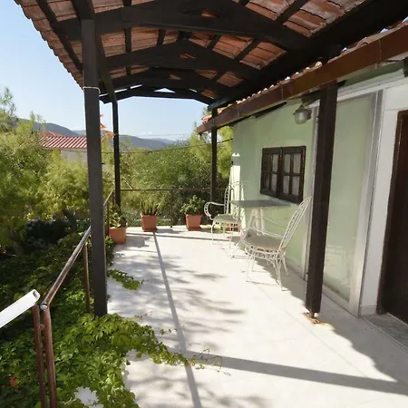 Oasis Beachfront Studios & Apartments, By Zantewize Alykanas  Extérieur photo