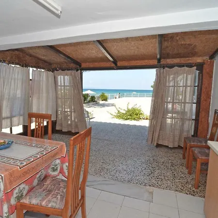 Oasis Beachfront Studios & Apartments, By Zantewize Alykanas  Extérieur photo