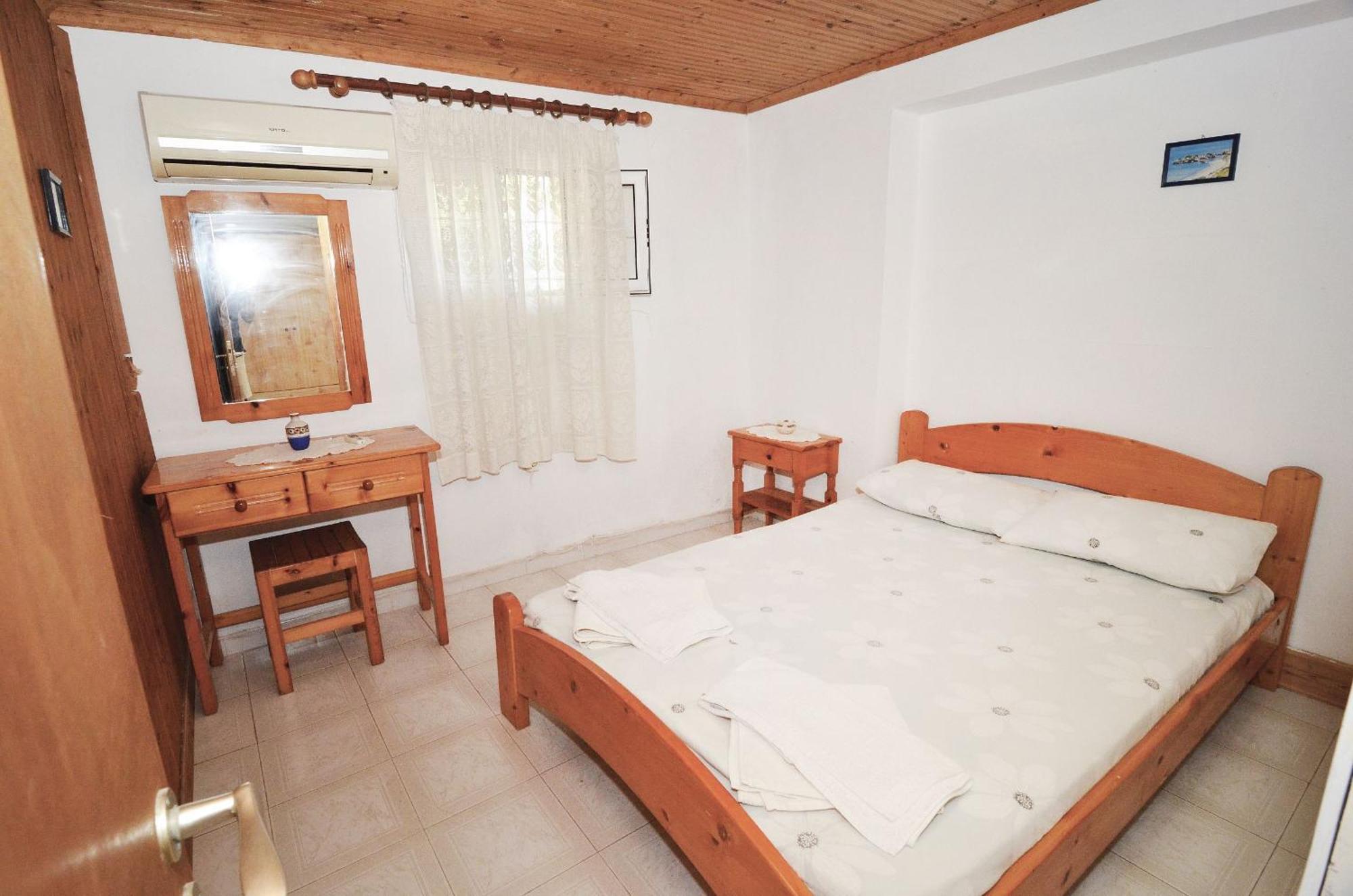 Oasis Beachfront & Apartments, By Zantewize * Alykanas (Zakynthos)